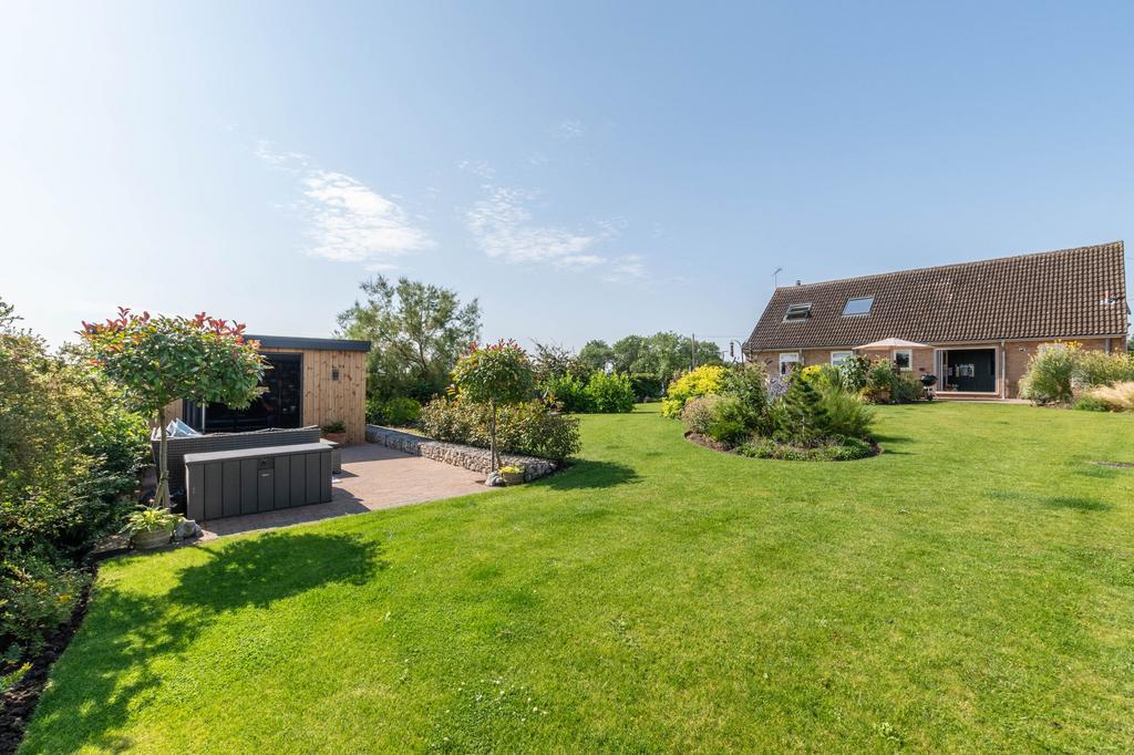 Rear Garden &amp; Summerhouse