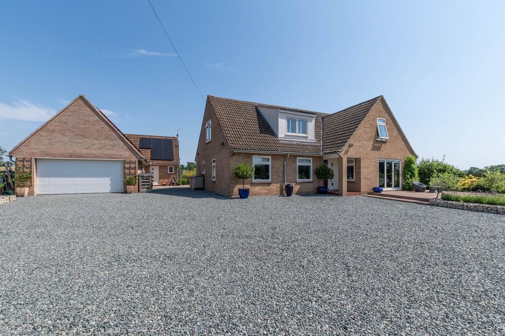 Front Aspect of Caldecote Lodge