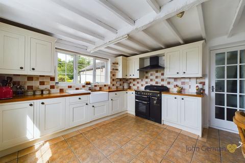 3 bedroom detached house for sale, Derby Road, Ashbourne