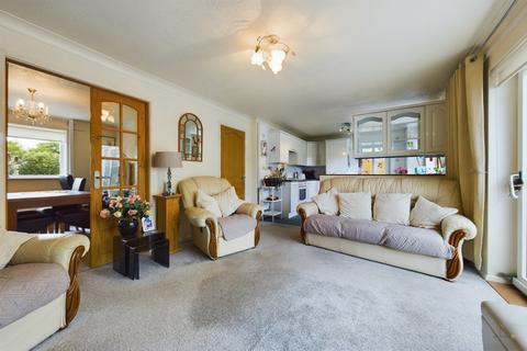 4 Moor Grove, Uttoxeter, ST14 7PT