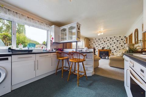 4 Moor Grove, Uttoxeter, ST14 7PT