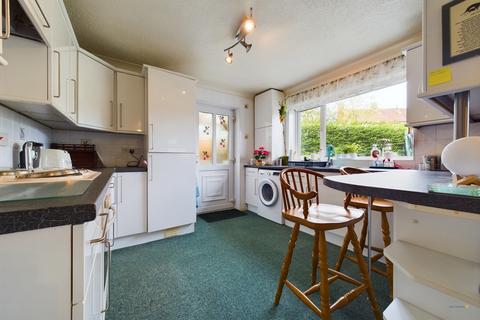 4 Moor Grove, Uttoxeter, ST14 7PT