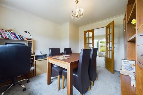 4 Moor Grove, Uttoxeter, ST14 7PT