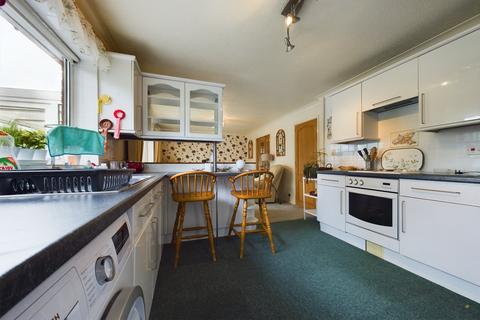 4 Moor Grove, Uttoxeter, ST14 7PT