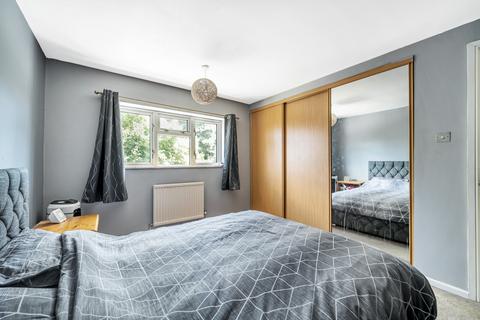 4 Ash Road, Woking, GU22 0BL