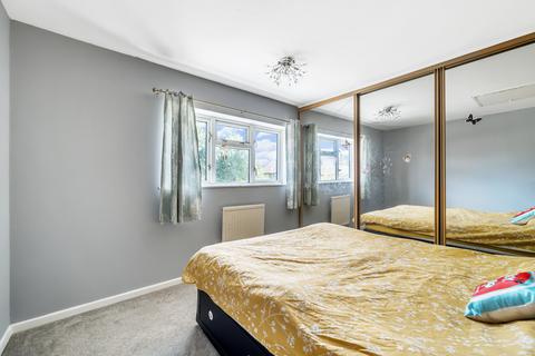 4 Ash Road, Woking, GU22 0BL