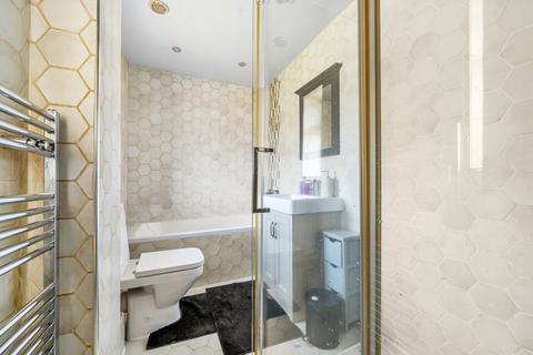 4 Ash Road, Woking, GU22 0BL