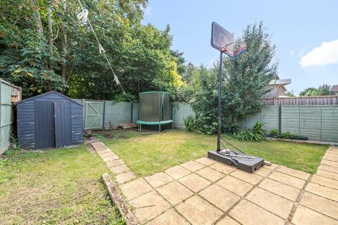4 Ash Road, Woking, GU22 0BL