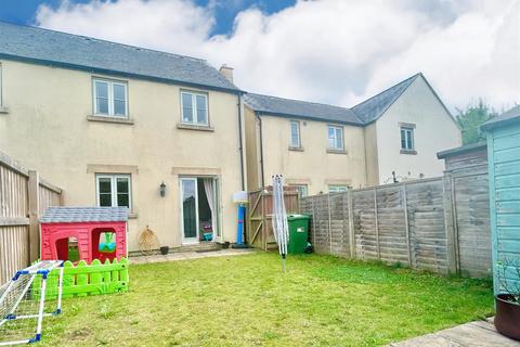 3 bedroom semi-detached house for sale, Winchcombe Gardens, South Cerney