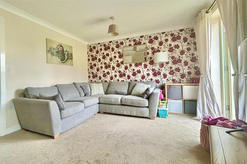 3 bedroom semi-detached house for sale, Winchcombe Gardens, South Cerney