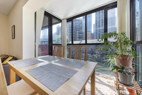 18 Lancaster Drive, London, E14 9PT