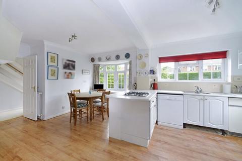 4 bedroom detached house for sale, Woodstock Close, Cranleigh