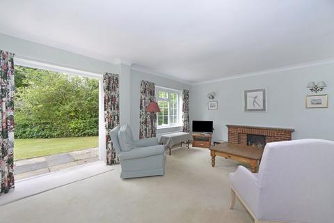 4 bedroom detached house for sale, Woodstock Close, Cranleigh