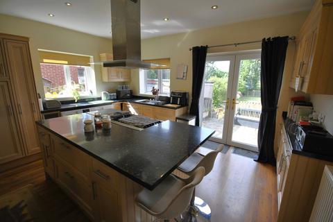 4 bedroom semi-detached house for sale, Tickhill Road, Doncaster DN4