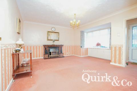 2 bedroom detached bungalow for sale, Winterswyk Avenue, Canvey Island, SS8