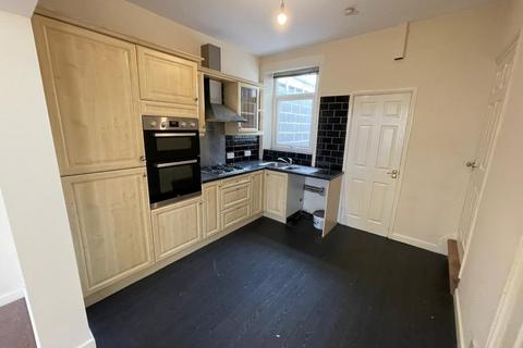 2 bedroom terraced house to rent, Market Street, Cudworth