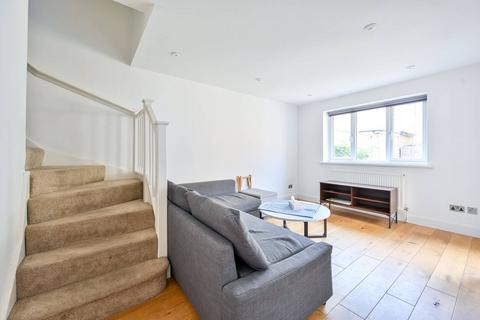 3 bedroom terraced house to rent, John Maurice Close, Elephant and Castle, London, SE17