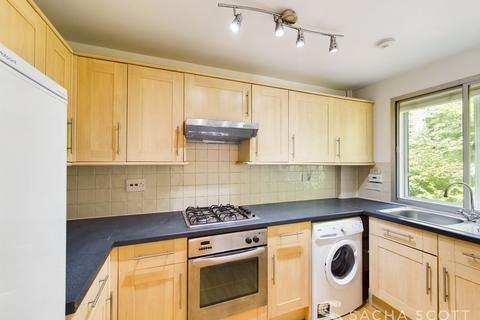 2 bedroom flat to rent, Wellesley Road, Apsley Court Wellesley Road, SM2