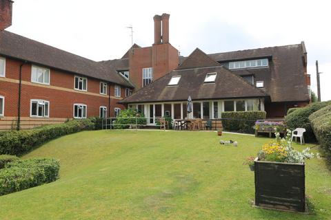 2 bedroom apartment for sale, Canterbury Court, Station Road, Dorking