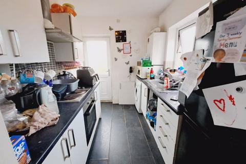 2 bedroom flat for sale, Lesbury Street, Newcastle Upon Tyne