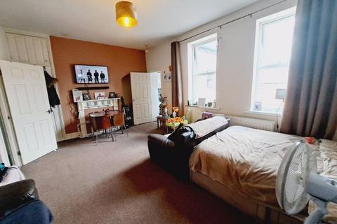 2 bedroom flat for sale, Lesbury Street, Newcastle Upon Tyne