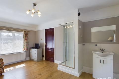 4 bedroom semi-detached house for sale, Norwood Road, High Wycombe