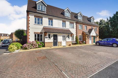 3 bedroom terraced house for sale, Elgar Way, Stamford