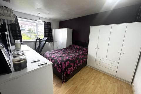 0/2, 82 Glenkirk Drive, Glasgow, G15 6AH
