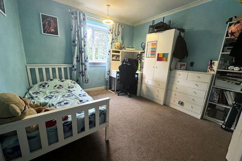 0/2, 82 Glenkirk Drive, Glasgow, G15 6AH