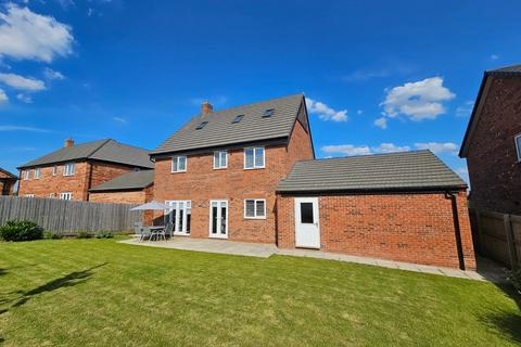 5 bedroom detached house for sale, Heron Crescent, Melton Mowbray