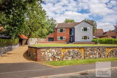 4 bedroom detached house for sale, Eagle Road, Norwich NR11