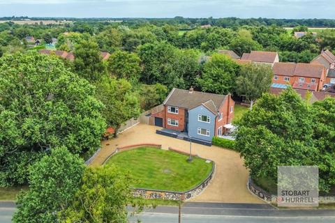 4 bedroom detached house for sale, Eagle Road, Norwich NR11