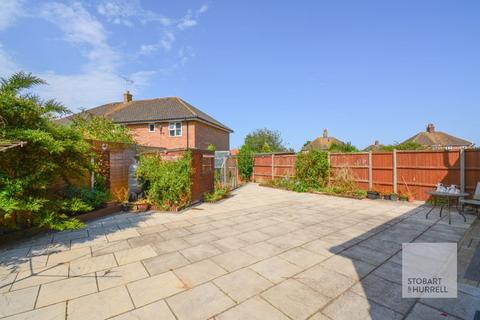 3 bedroom semi-detached house for sale, Grange Close, Norwich NR12