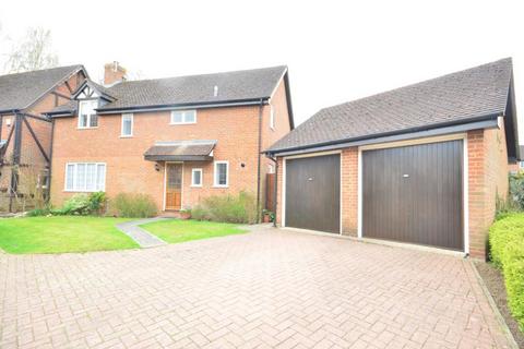 4 bedroom detached house to rent, Deerings Drive, Pinner HA5 2NZ