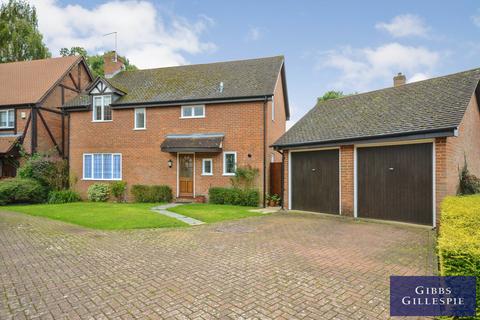 4 bedroom detached house to rent, Deerings Drive, Pinner HA5 2NZ