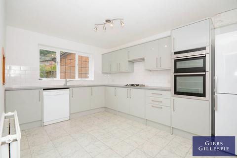 4 bedroom detached house to rent, Deerings Drive, Pinner HA5 2NZ