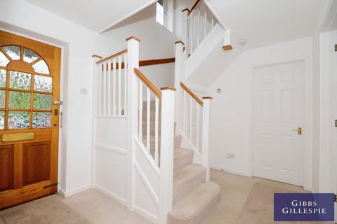 4 bedroom detached house to rent, Deerings Drive, Pinner HA5 2NZ