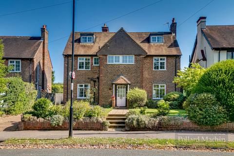 5 bedroom detached house for sale, The Ridge Way, Sanderstead