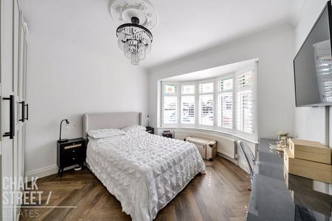 92 Ravenscourt Drive, Hornchurch, RM12 6HL