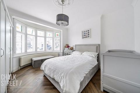 92 Ravenscourt Drive, Hornchurch, RM12 6HL