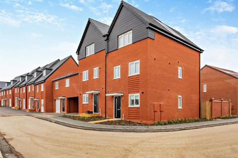 3 bedroom house to rent, Brome Close, Harpole, Northampton, NN7