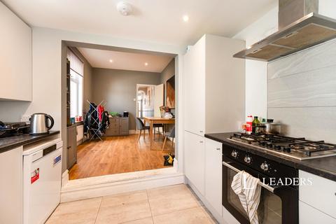 1 bedroom in a house share to rent, Fawcett Road, Southsea