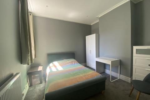 1 bedroom in a house share to rent, Fawcett Road, Southsea