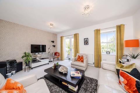 4 bedroom terraced house for sale, Westmount Close, Worcester Park, KT4