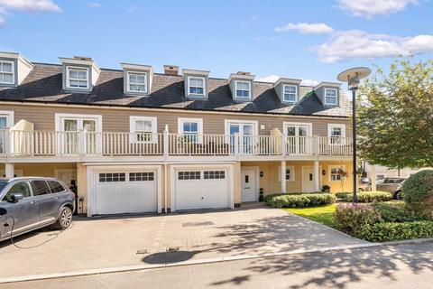 14 Westmount Close, Worcester Park, KT4 8FL