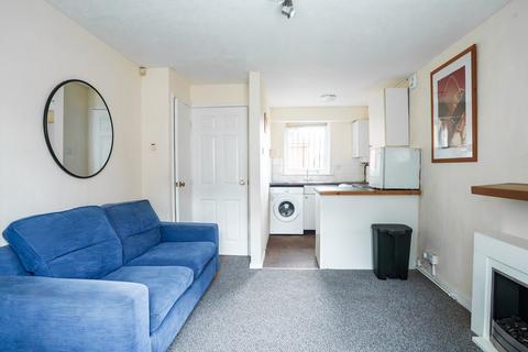 1 bedroom flat to rent, 14 Belle Vue Court, Woodhouse LS3