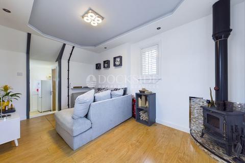 1 bedroom property for sale, Knight Road, Rochester