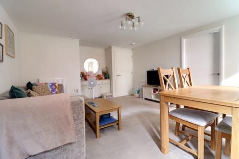 2 bedroom apartment for sale, St. Georges Parkway, Stafford ST16