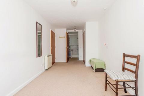 2 bedroom flat for sale, Belmont Road, Leatherhead KT22