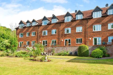 2 bedroom flat for sale, Belmont Road, Leatherhead KT22